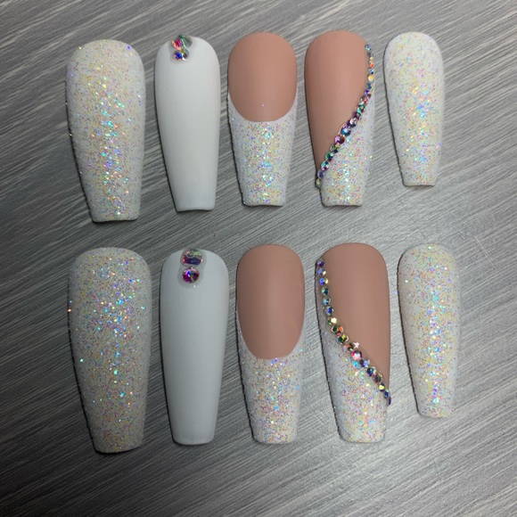 Handmade Luxury Press on Nails - Picture 2 of 6